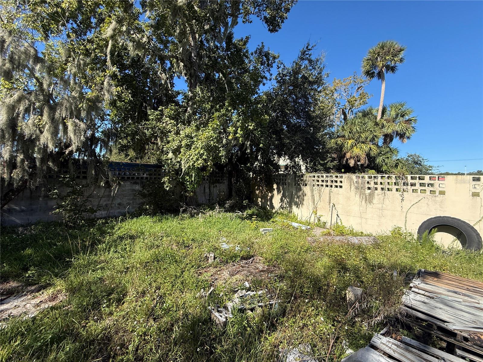 ROBERTA PARK - Residential