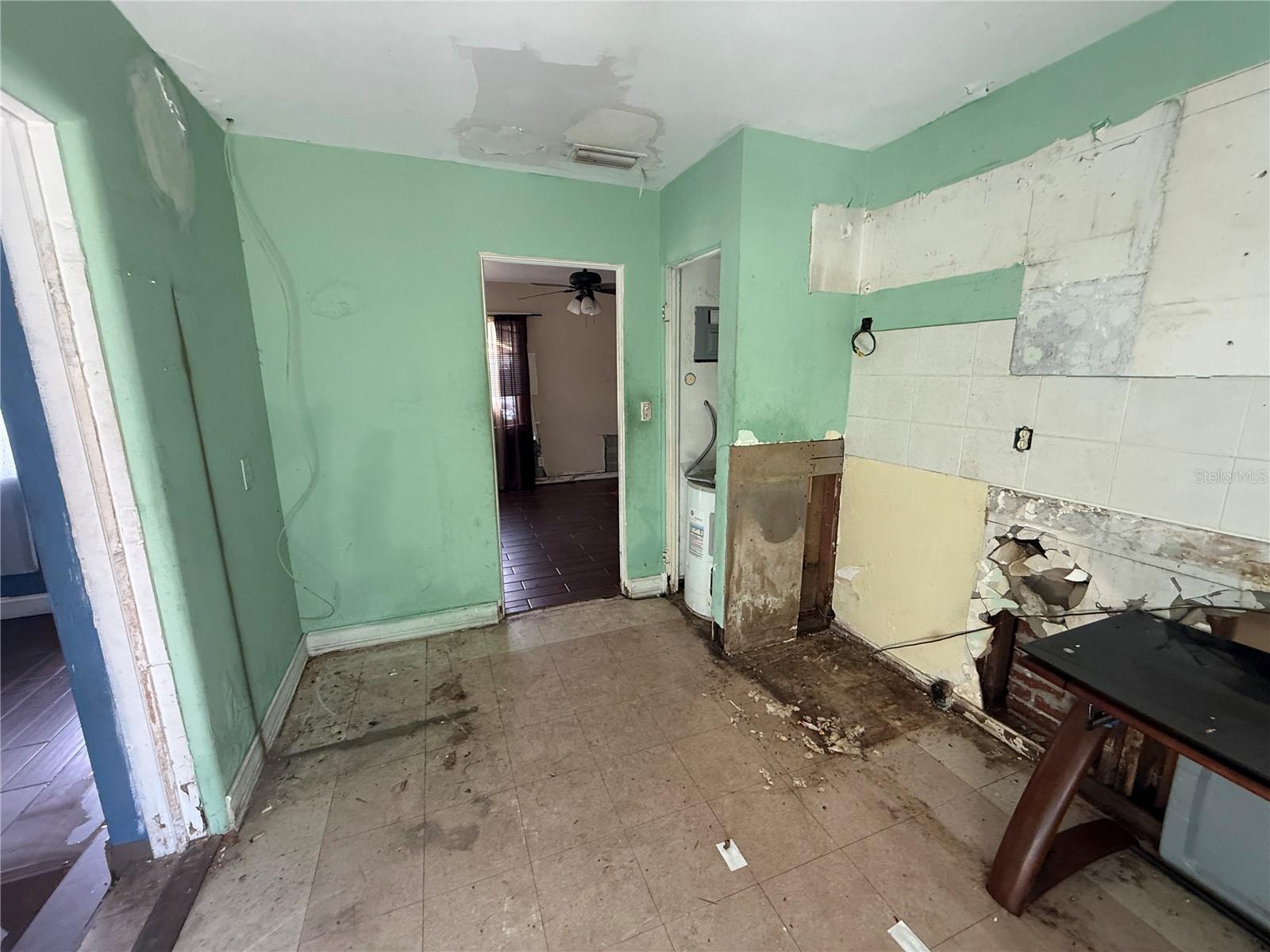 ROBERTA PARK - Residential