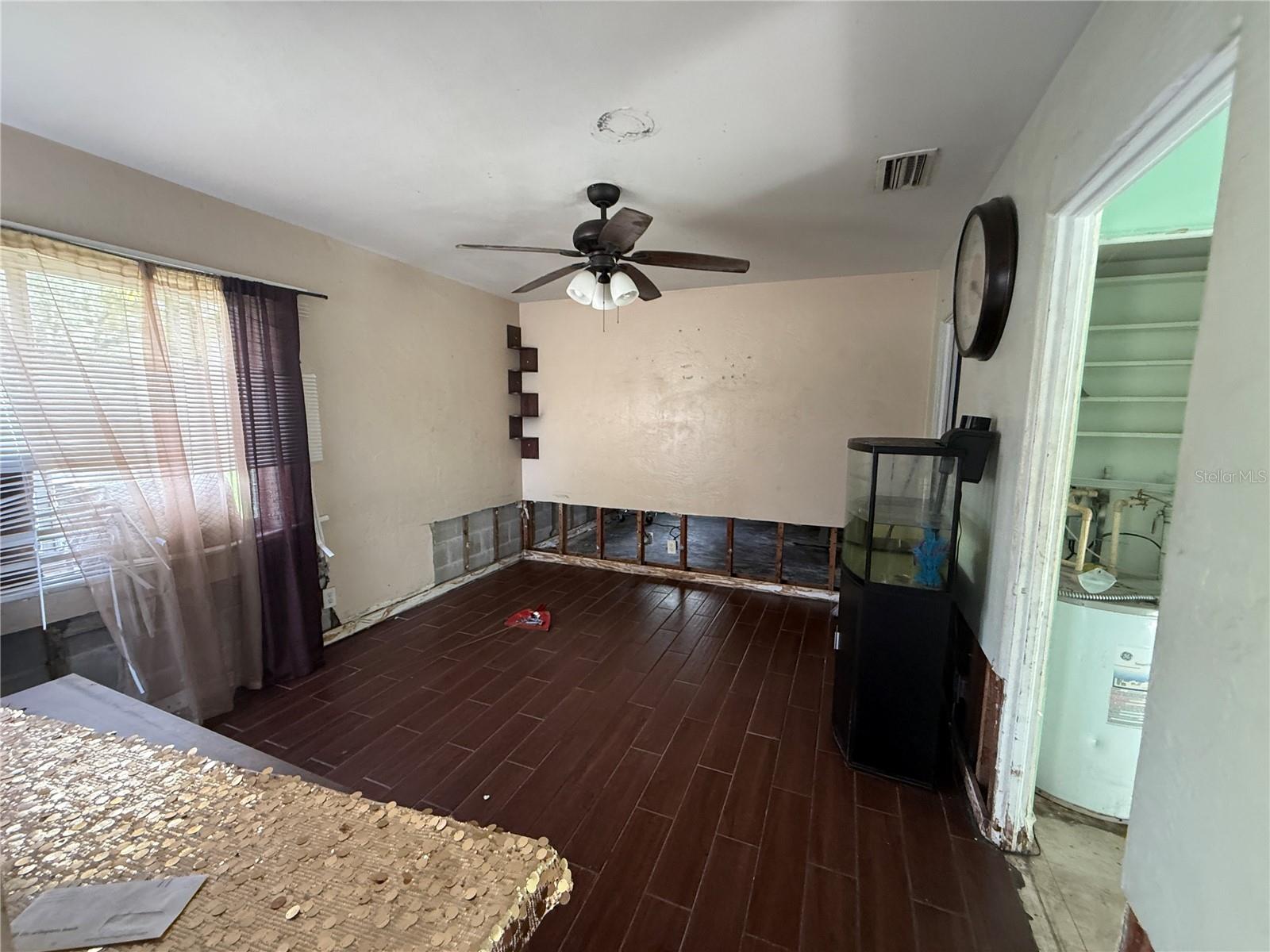 ROBERTA PARK - Residential