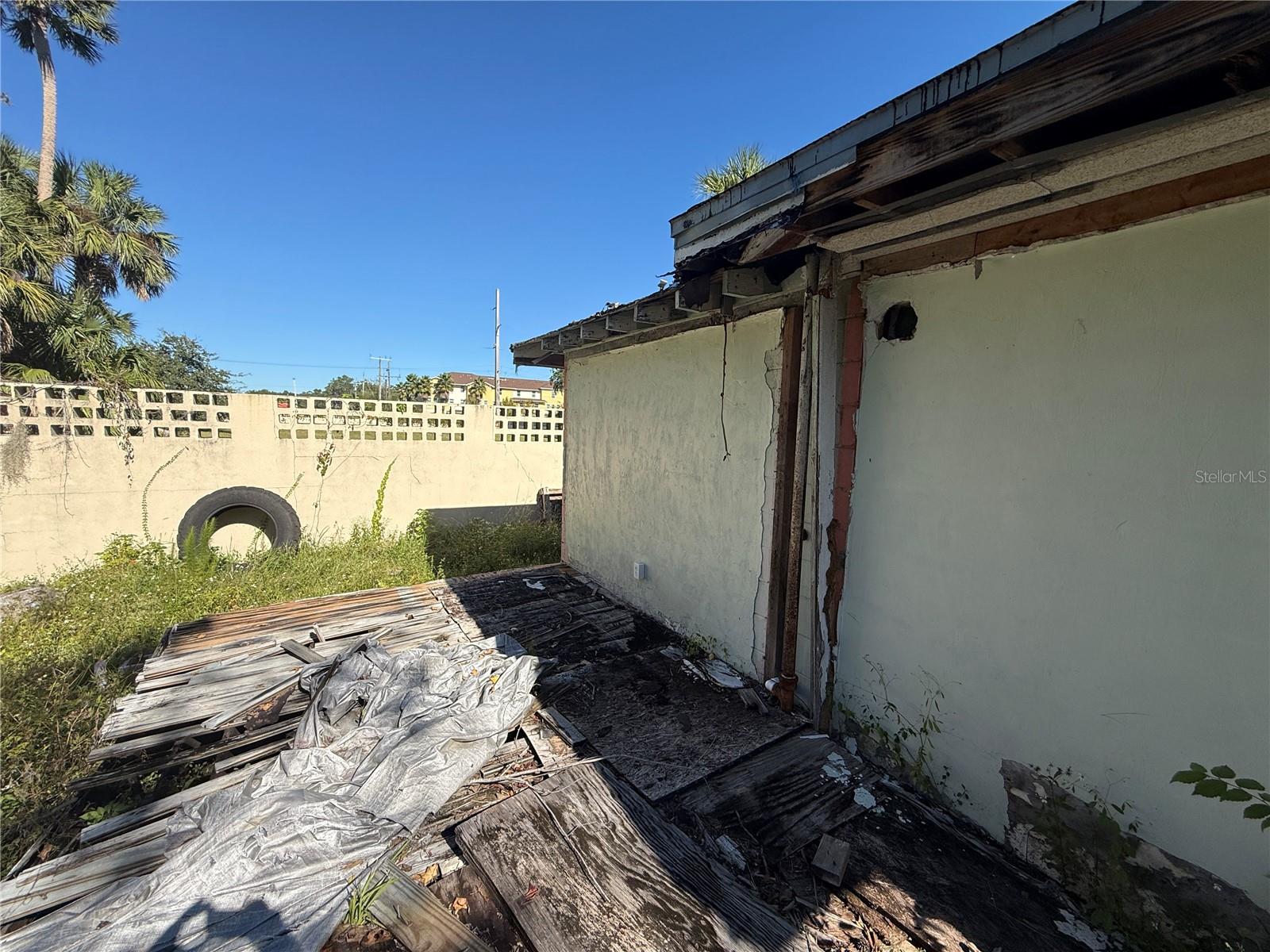 ROBERTA PARK - Residential