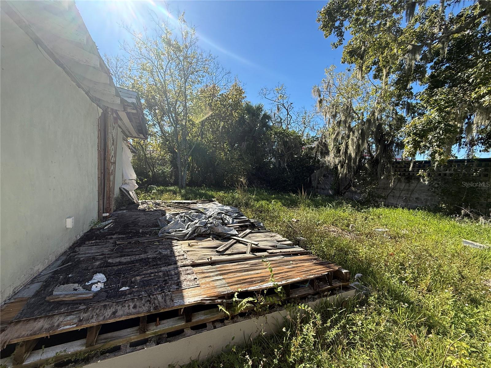 ROBERTA PARK - Residential