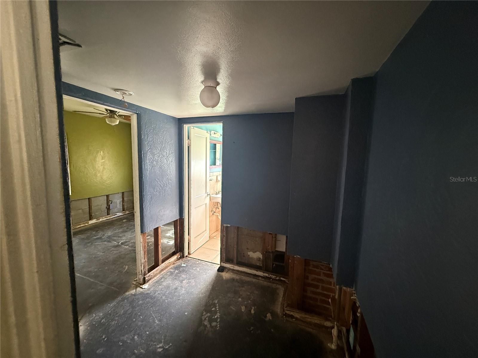 ROBERTA PARK - Residential