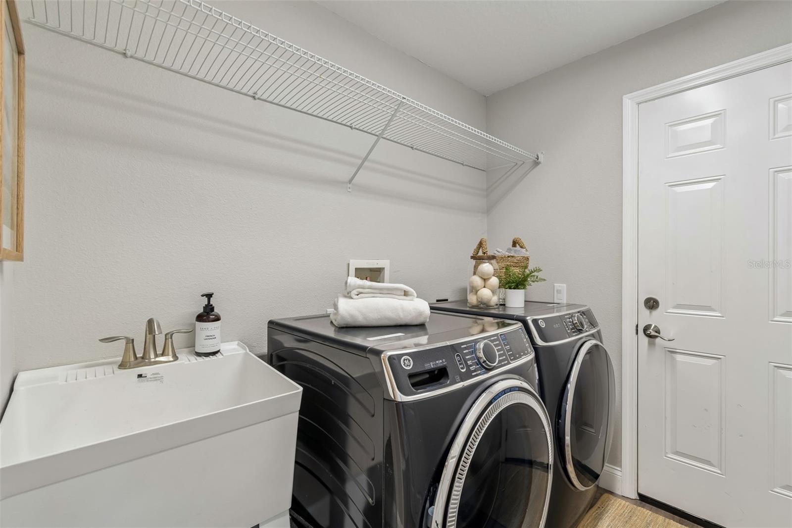 CONCORD STATION PH 01 UNITS A & B - Residential