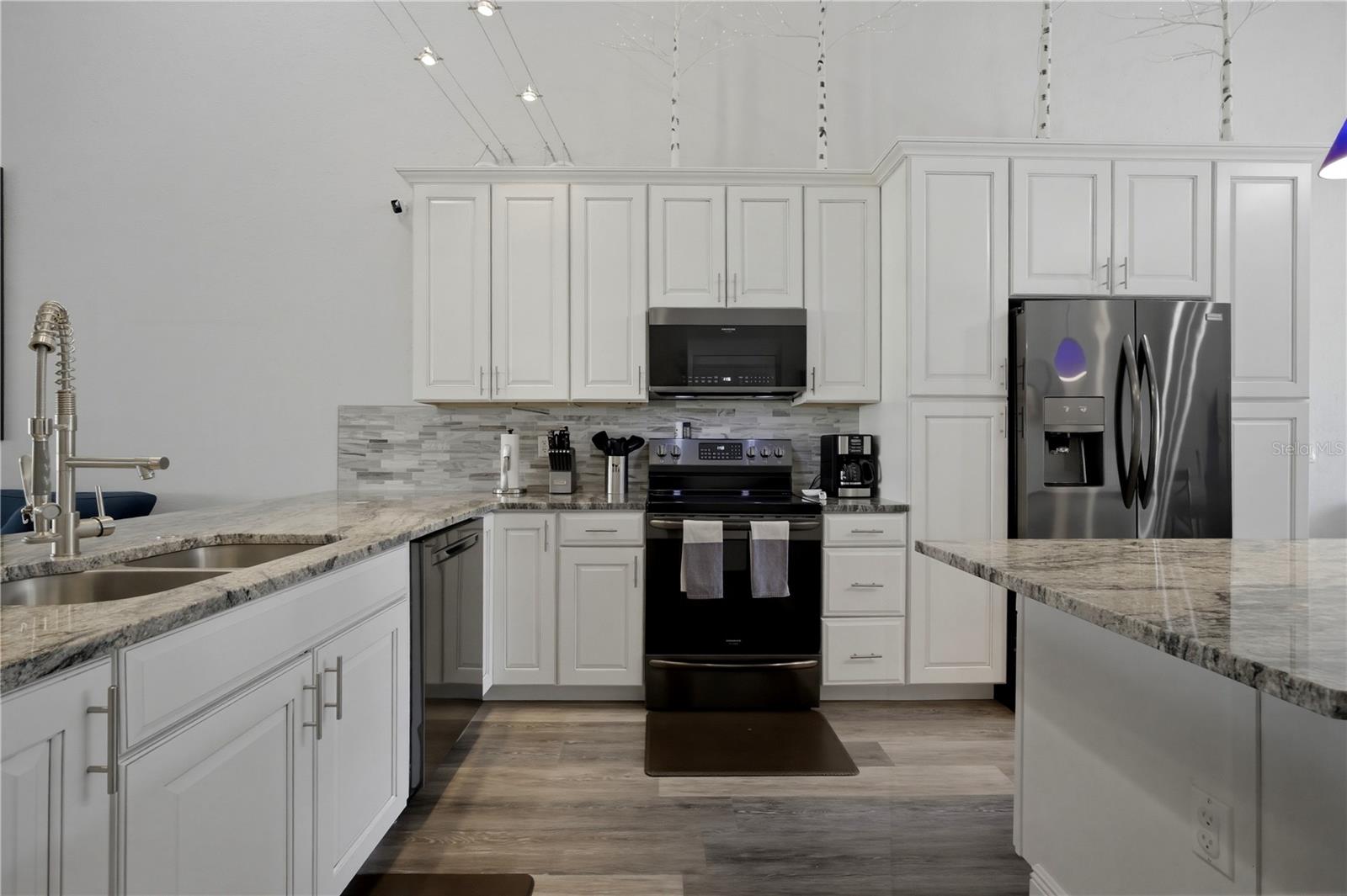 WATERFORD AT PALM HARBOR LUXURY CONDO - Residential