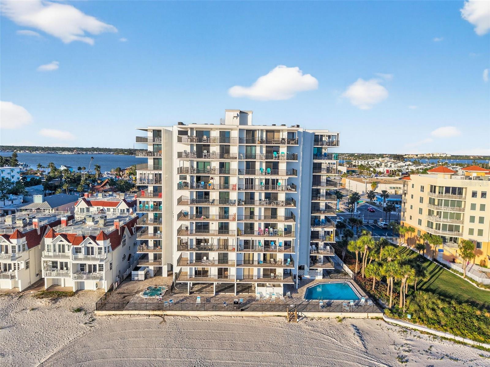 MADEIRA TOWERS CONDO - Residential