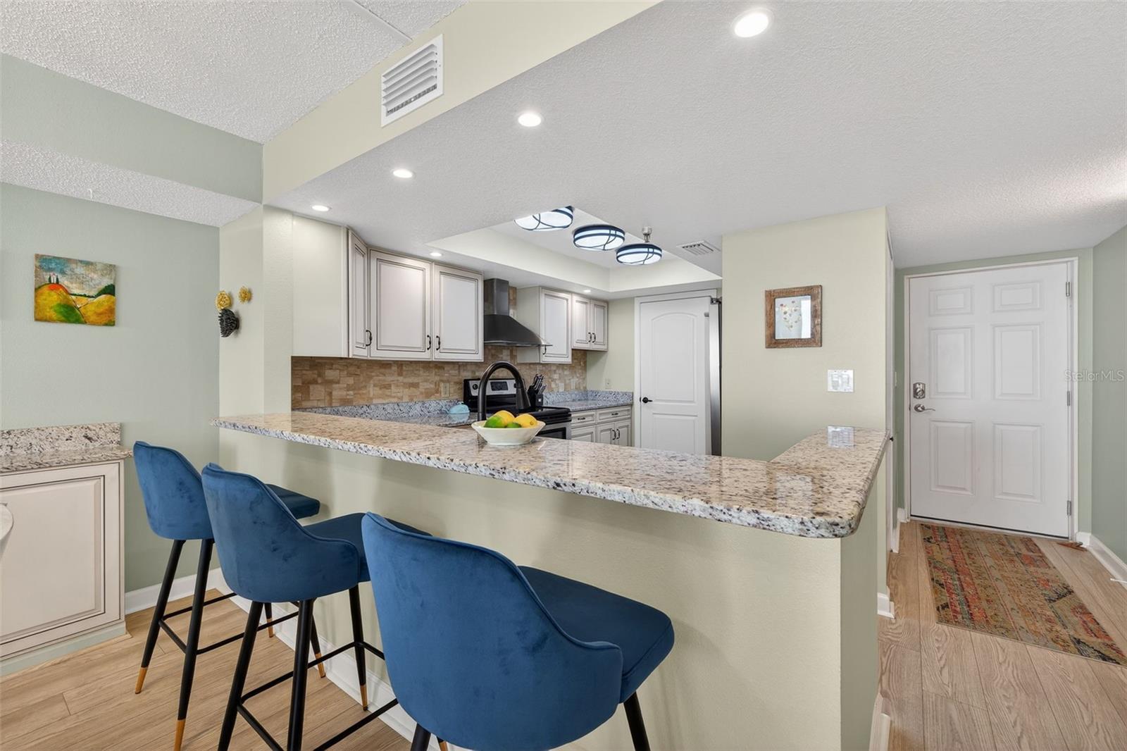 MADEIRA TOWERS CONDO - Residential