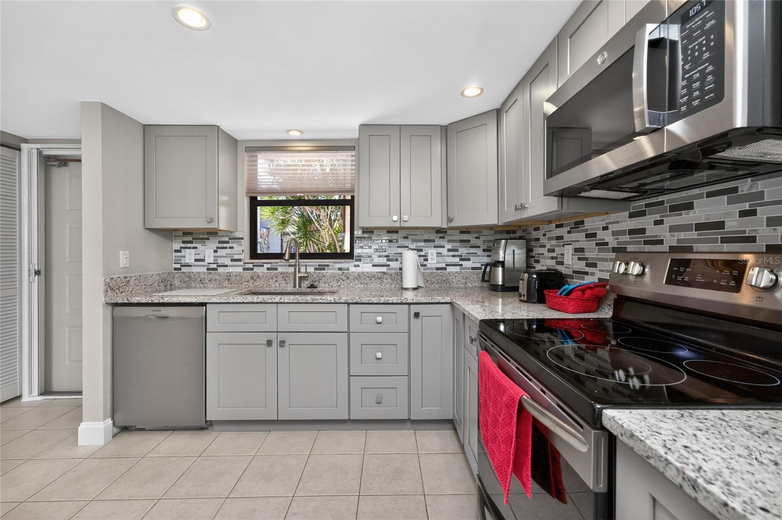 BAL HARB PLACE BLDG 01 - Residential