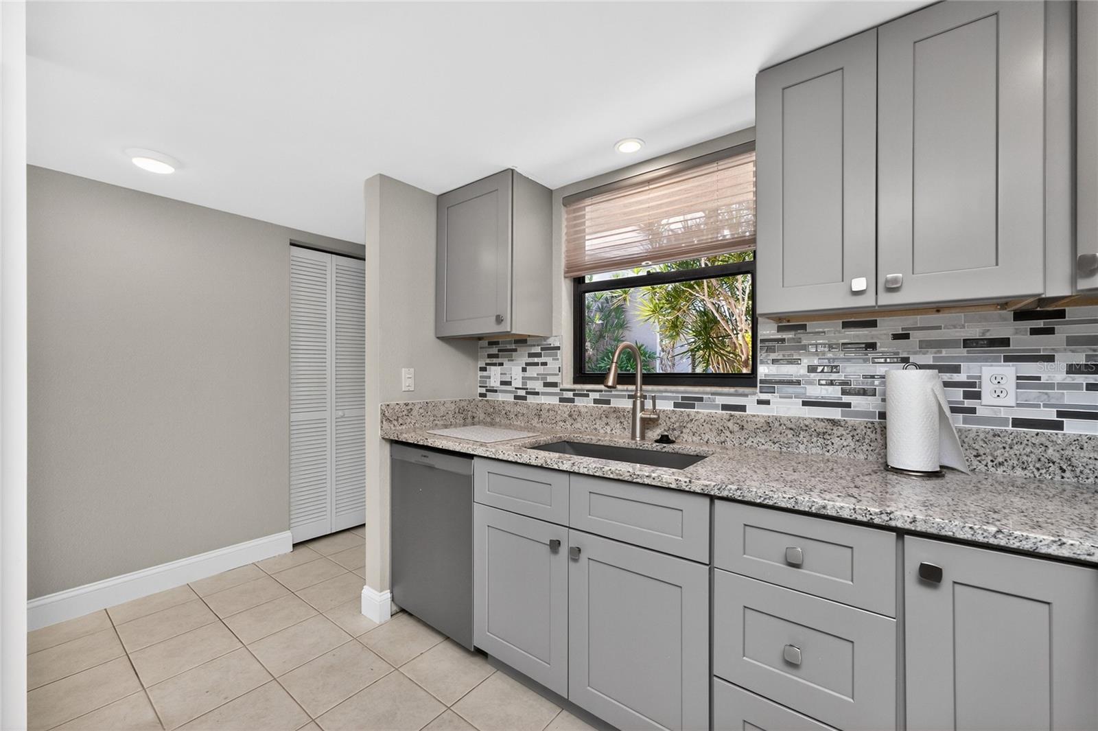 BAL HARB PLACE BLDG 01 - Residential