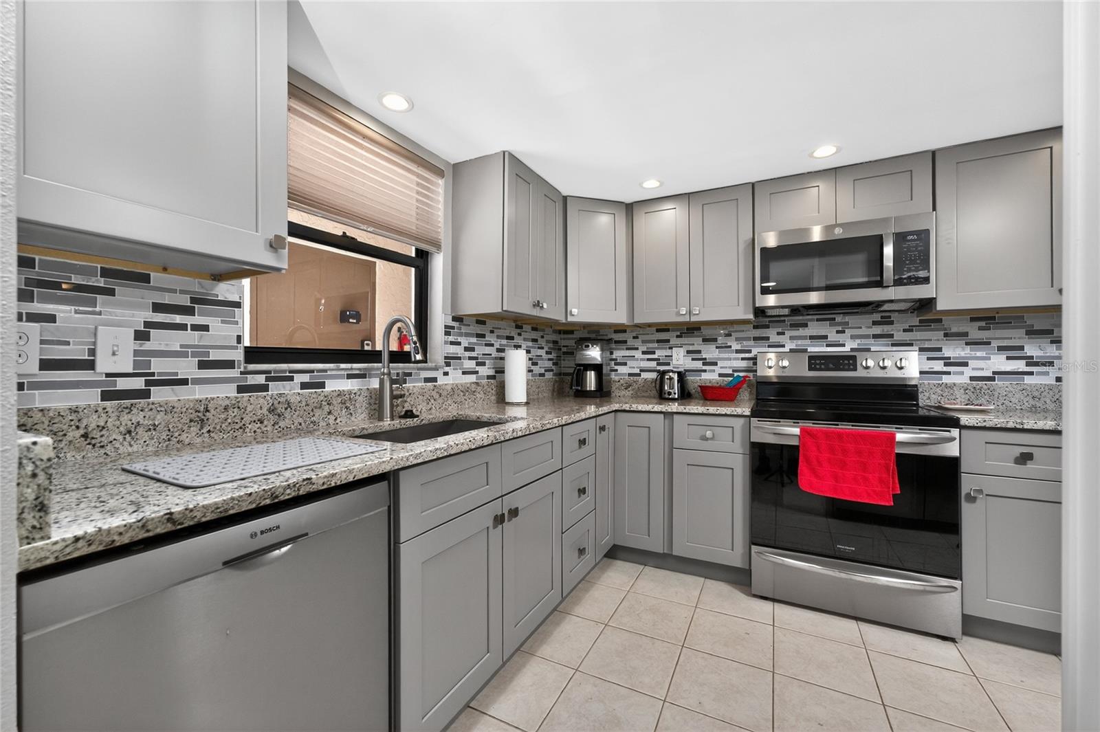 BAL HARB PLACE BLDG 01 - Residential