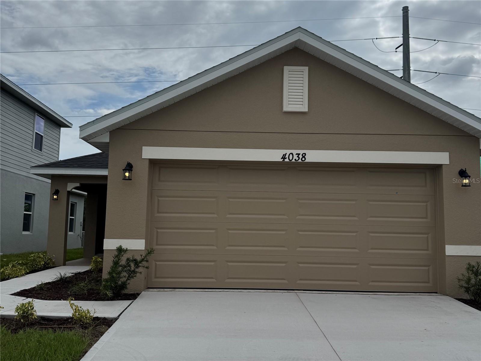 No CDD + Flex Cash Available! Welcome to the stunning 1415 floorplan by Adams Homes in the heart of Harmony Central – the final phase of this serene, master-planned golf community! ?? This thoughtfully designed 3-bedroom, 2-bath home features an open-concept layout with a spacious living area, modern kitchen with breakfast bar, and a private owner’s suite with walk-in closet and en-suite bath. Enjoy outdoor living with a covered patio and a 2-car garage.
Nestled in St. Cloud, Harmony Central offers tree-lined boulevards, scenic ponds, a community pool & cabana, and top-rated schools. Conveniently located near Lake Nona, the FL Turnpike, and downtown Orlando. Small-town charm meets modern convenience—don’t miss this opportunity!