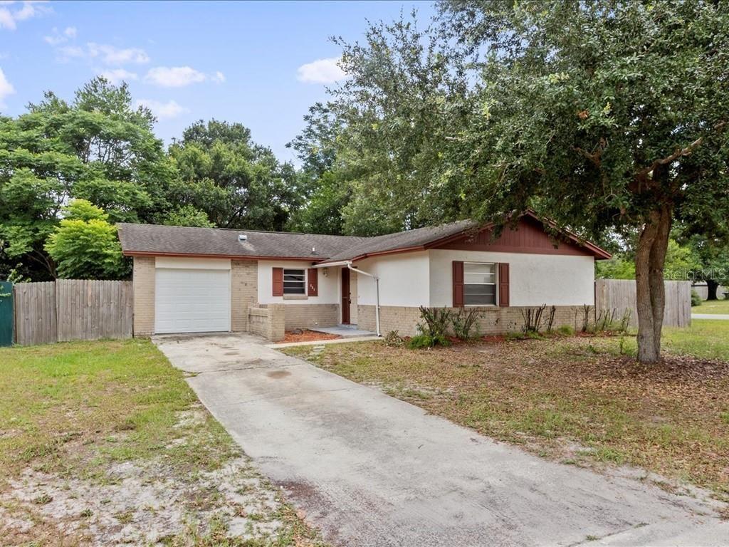 This three bedroom two bath single family home has a one car garage and is in a Seminole county school district. It has a great lot backing to conservation and a nice size screen room overlooking the fenced in backyard. The house has tile throughout except for the bedrooms. Priced to rent quickly call today to schedule an appointment.