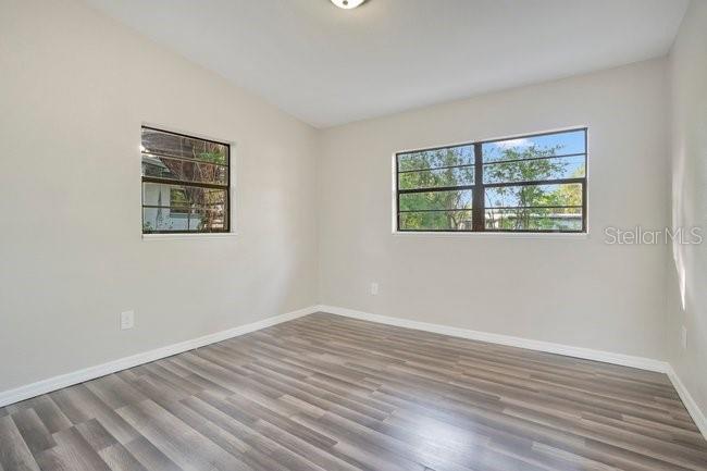 WHISPERING OAKS - Residential