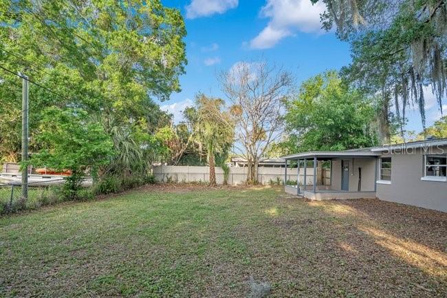 WHISPERING OAKS - Residential