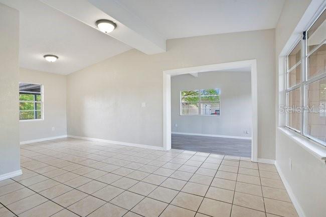 WHISPERING OAKS - Residential