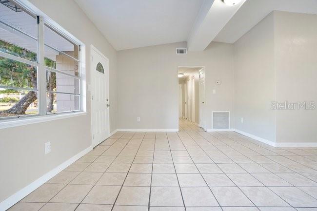 WHISPERING OAKS - Residential