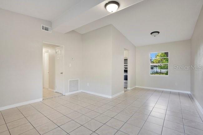 WHISPERING OAKS - Residential