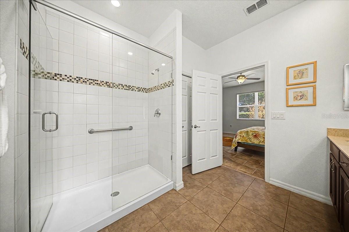 INDIGO EAST - Residential