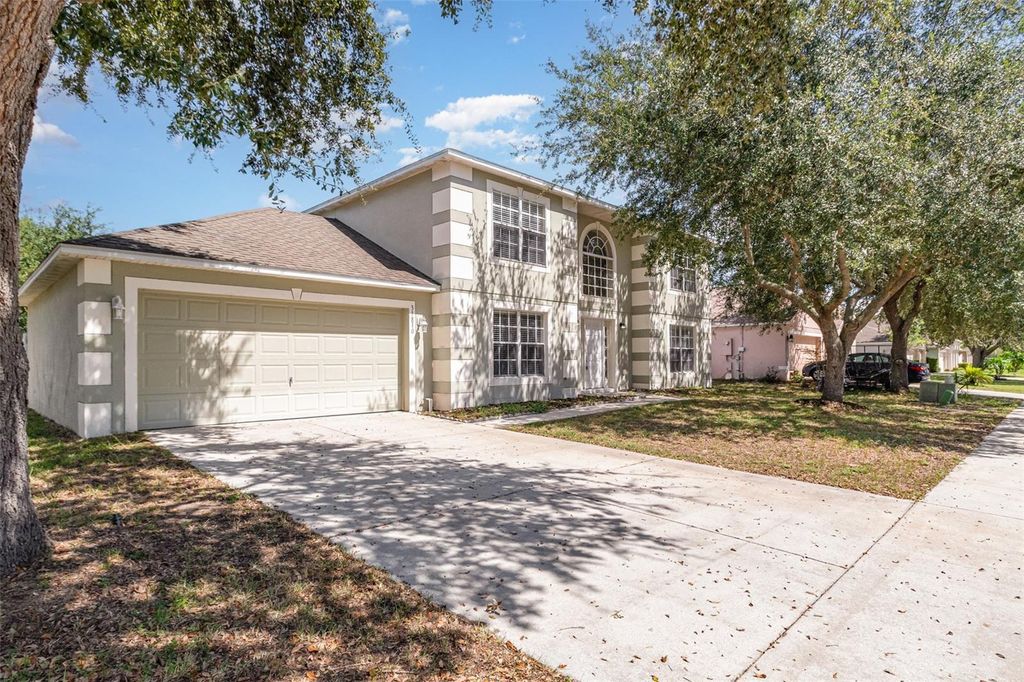 Photo of 31810 Parkdale Drive, Leesburg, FL 34748 (MLS # O6348407)