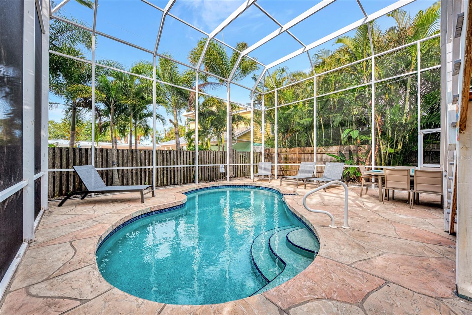 SARASOTA BEACH - Residential Lease