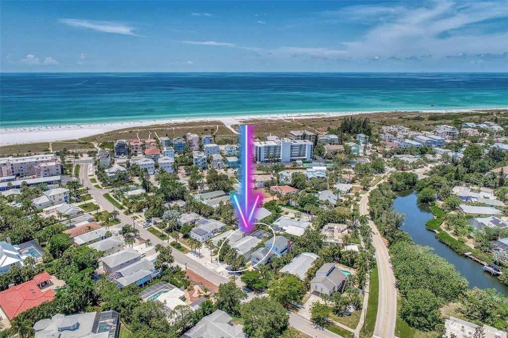 Photo of 5516 Avenida Del Mare, Sarasota, FL 34242 (MLS # A4587247)