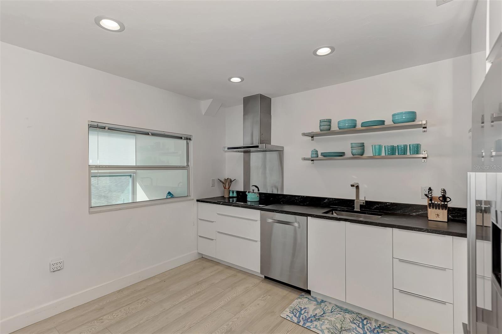 SARASOTA BEACH - Residential Lease