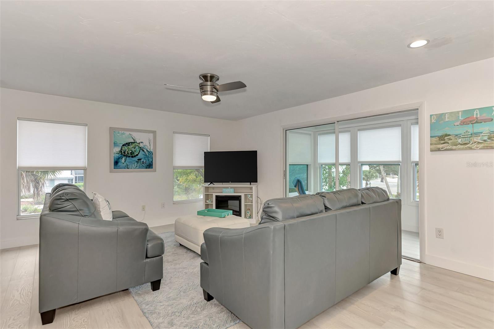 SARASOTA BEACH - Residential Lease
