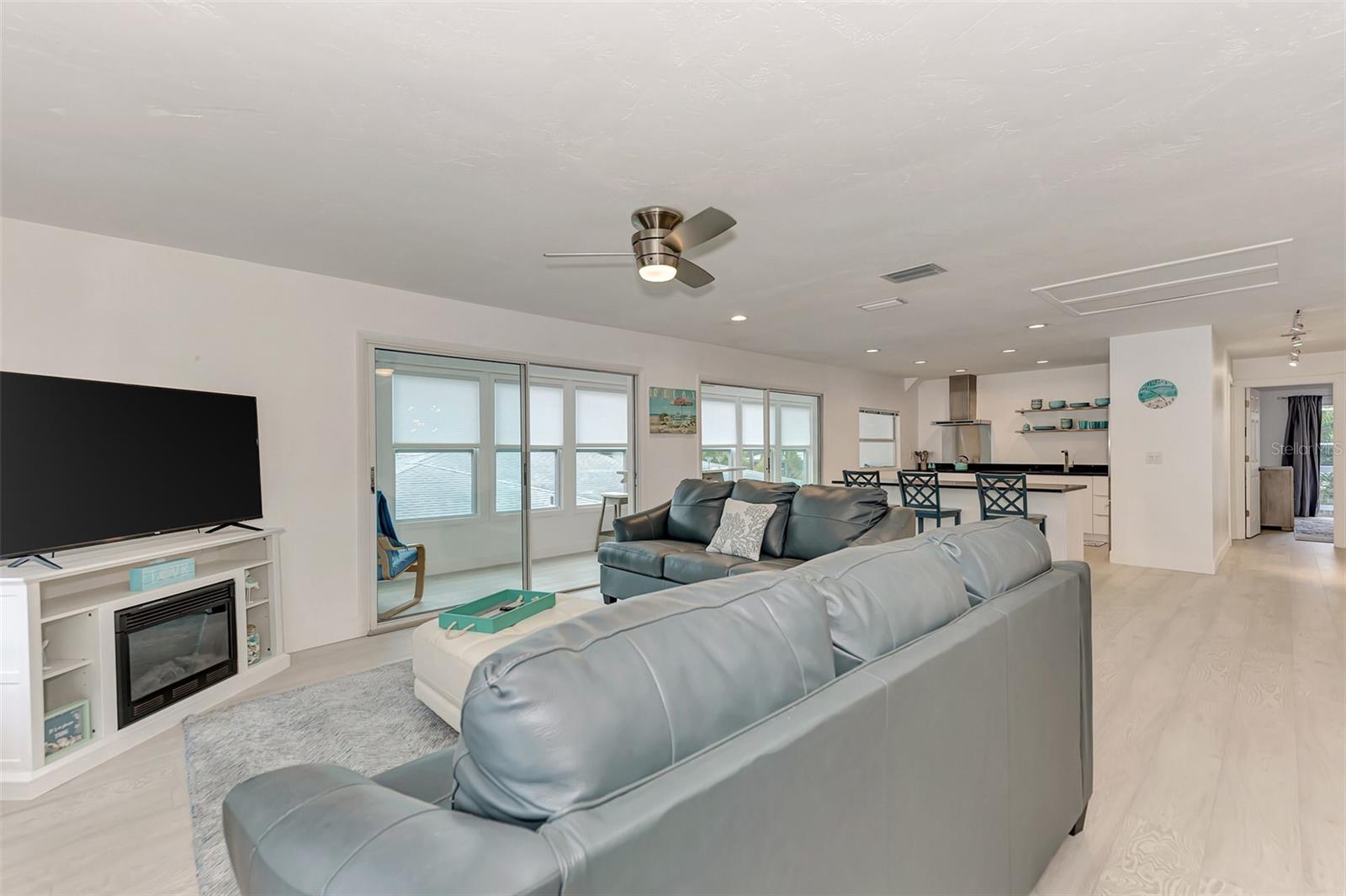 SARASOTA BEACH - Residential Lease