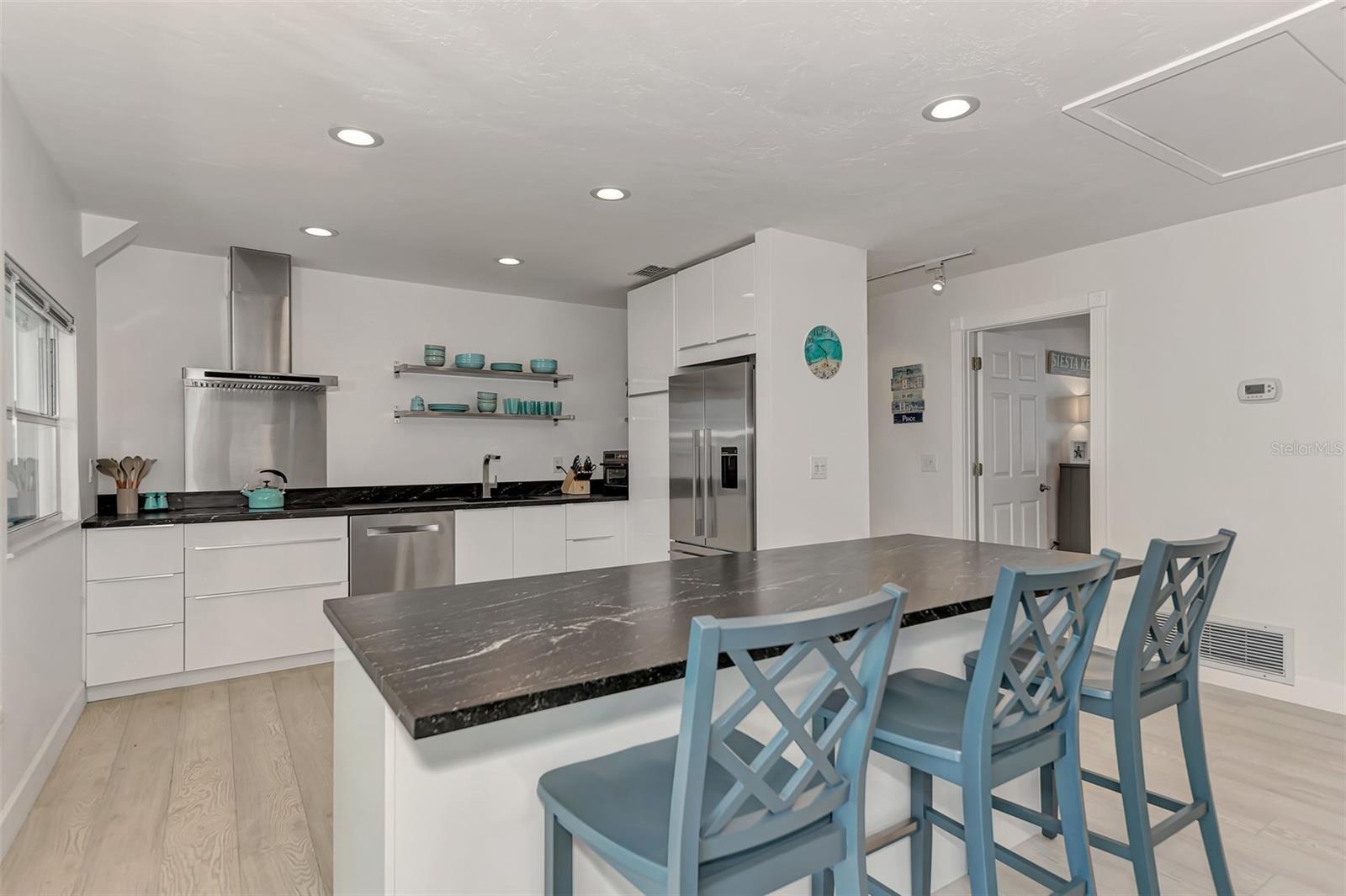 SARASOTA BEACH - Residential Lease