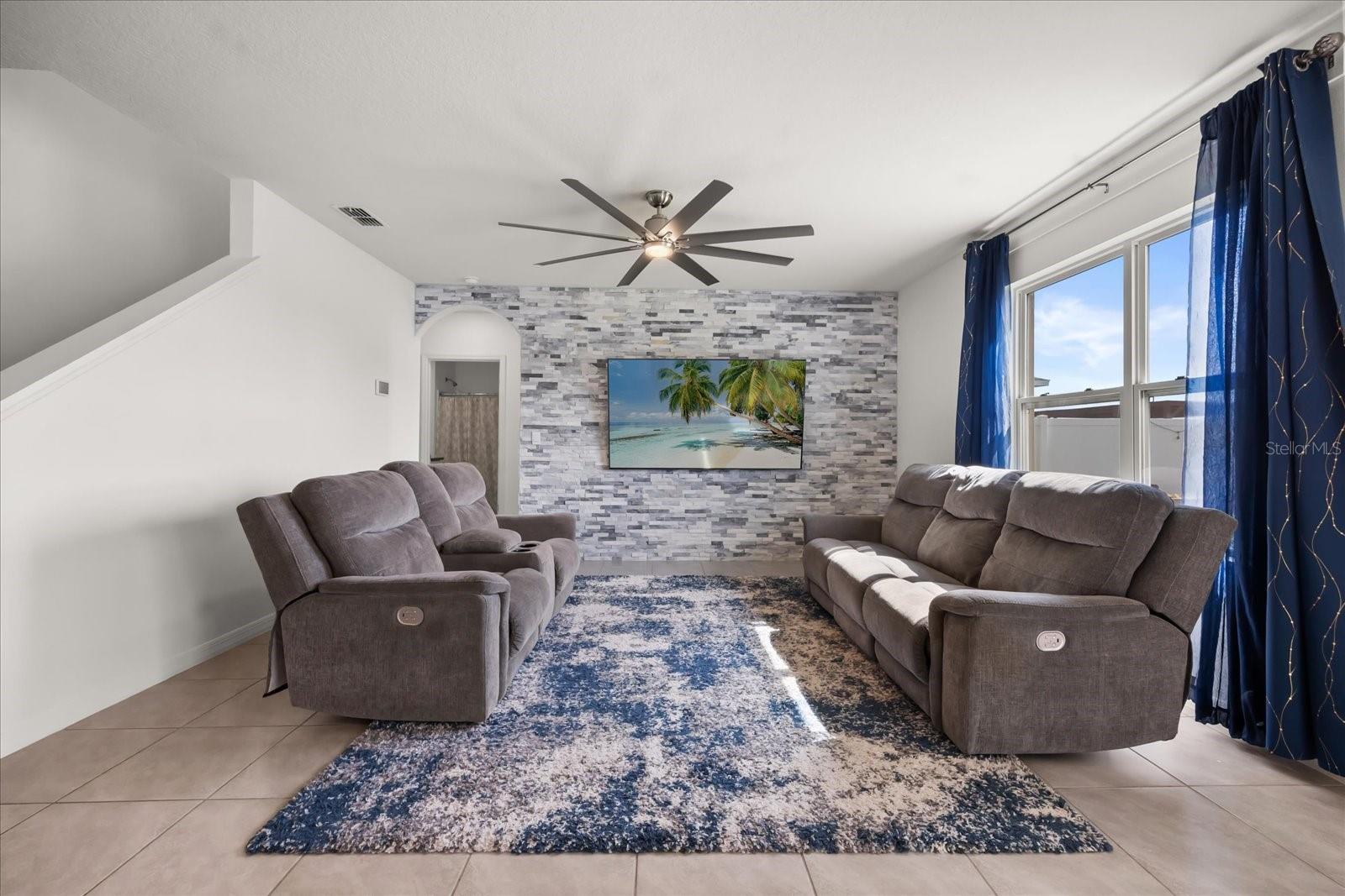 KINDRED PH 1FB - Residential Lease