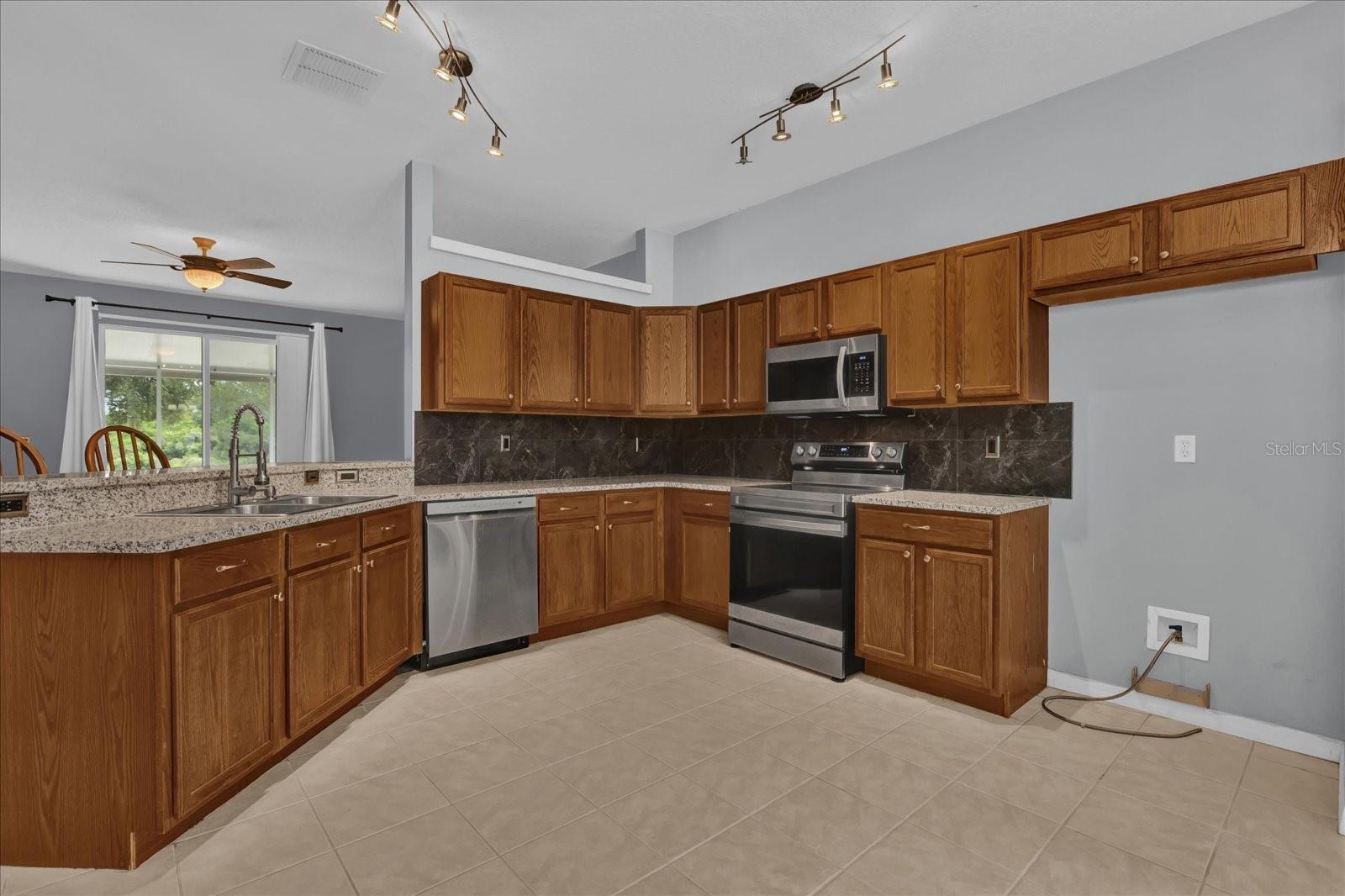 PLYMOUTH LANDING PH 02 49 20 - Residential