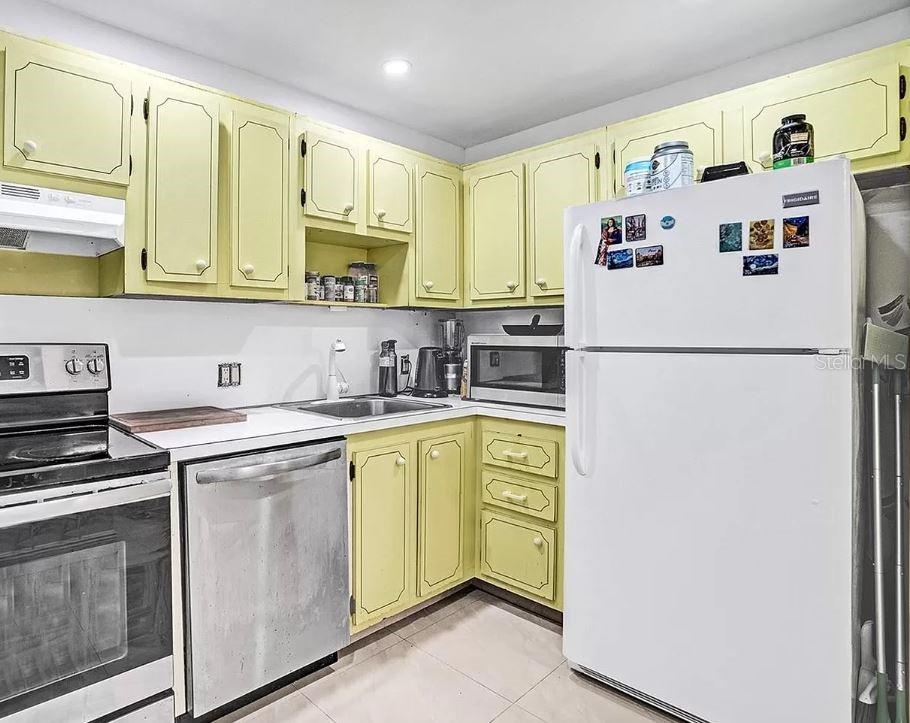 AVENTURA ELDORADO CONDO - Residential