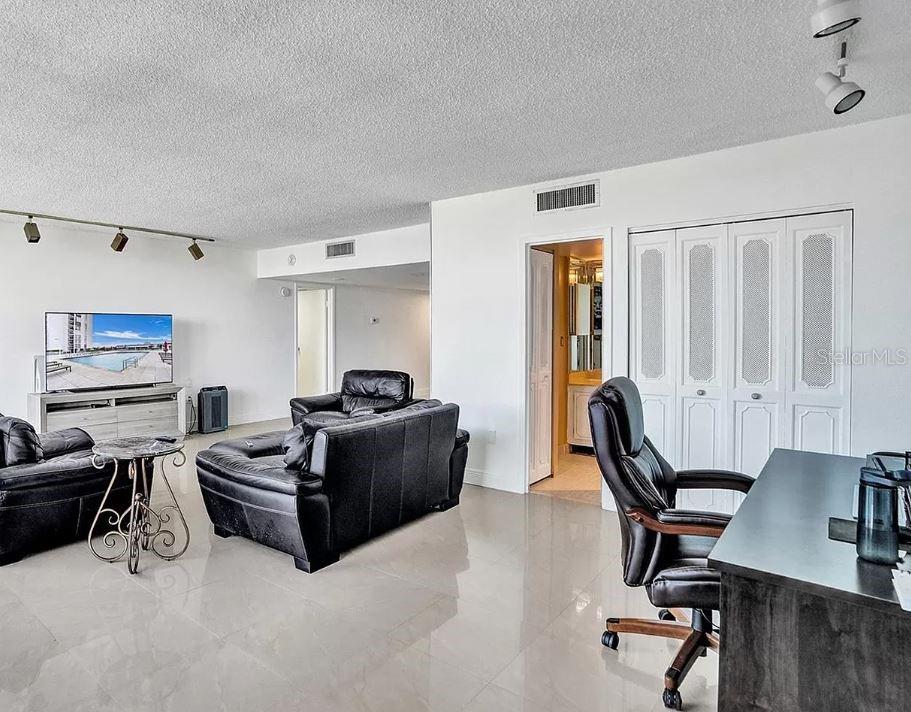 AVENTURA ELDORADO CONDO - Residential