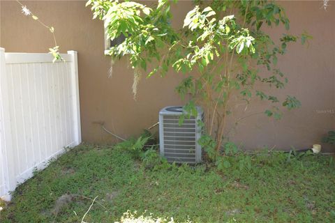 A home in WINTER HAVEN