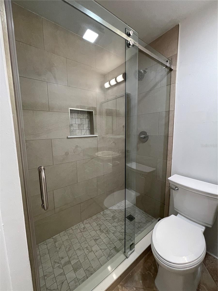 MIDWAY NEAR OVIEDO - Residential Lease