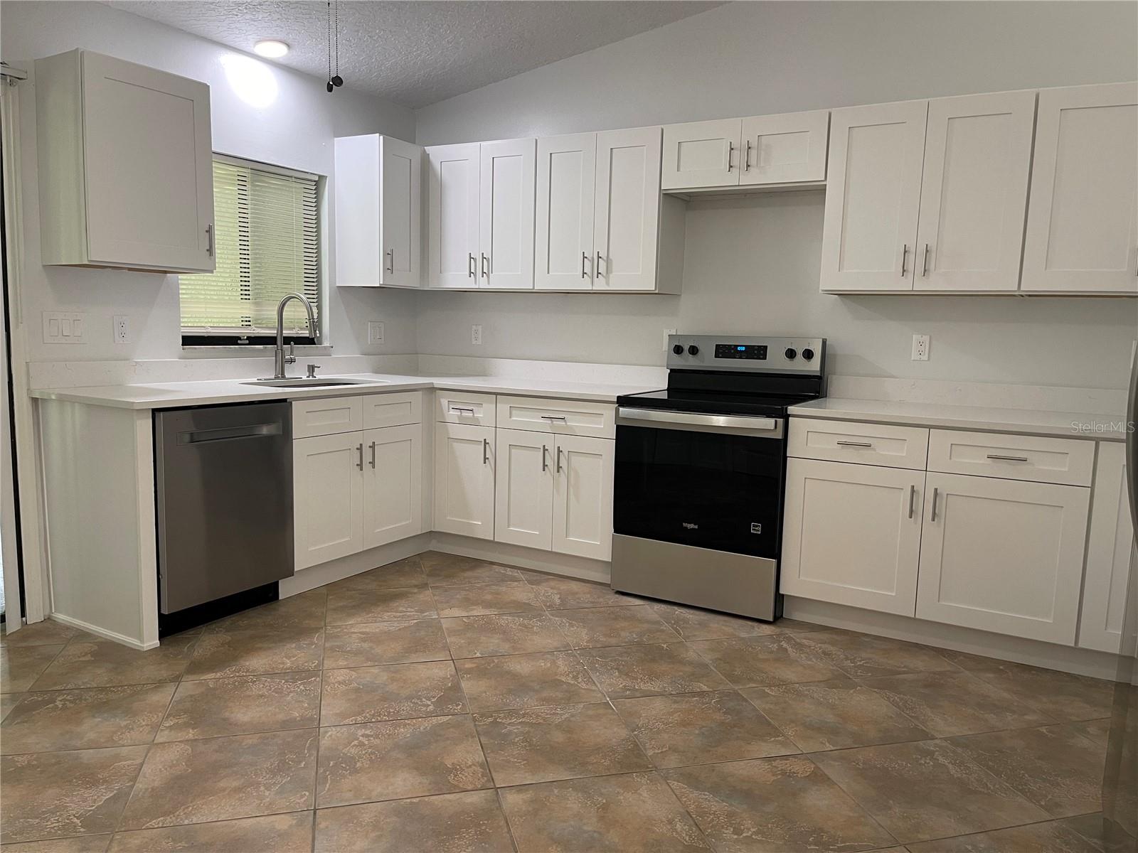 MIDWAY NEAR OVIEDO - Residential Lease