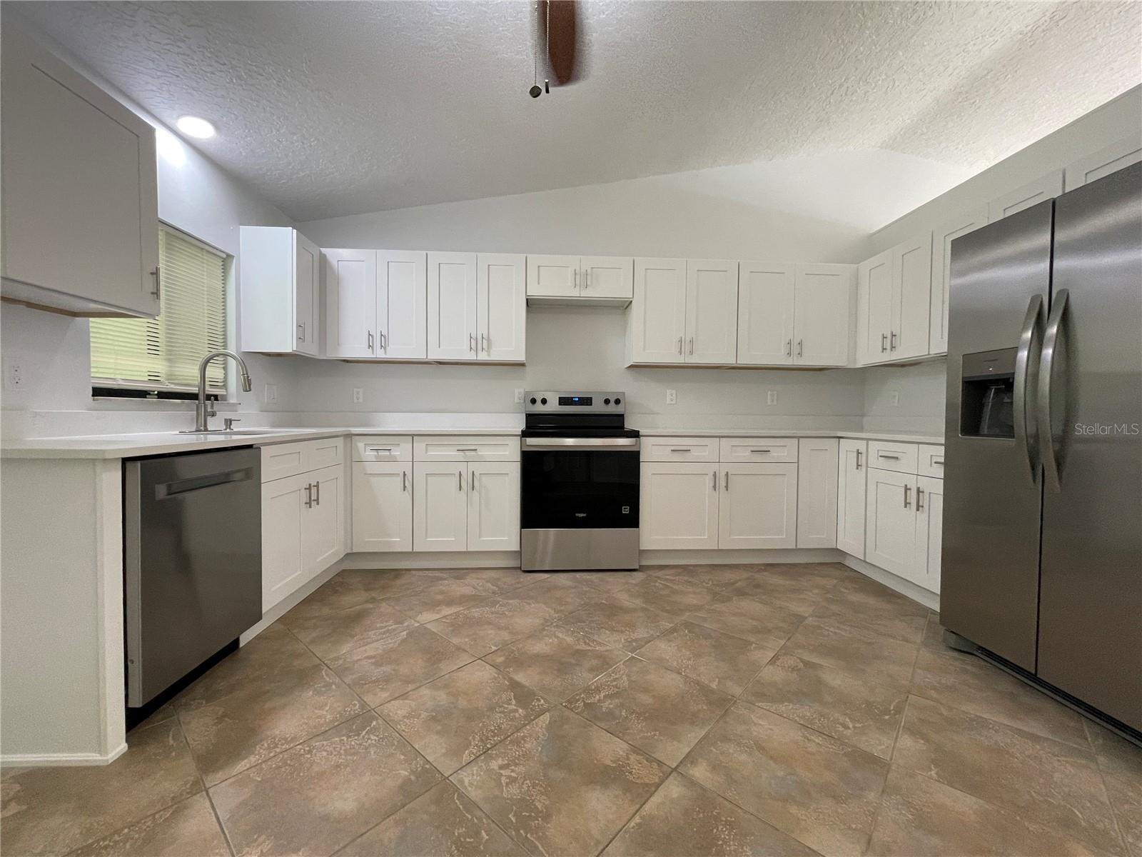 MIDWAY NEAR OVIEDO - Residential Lease