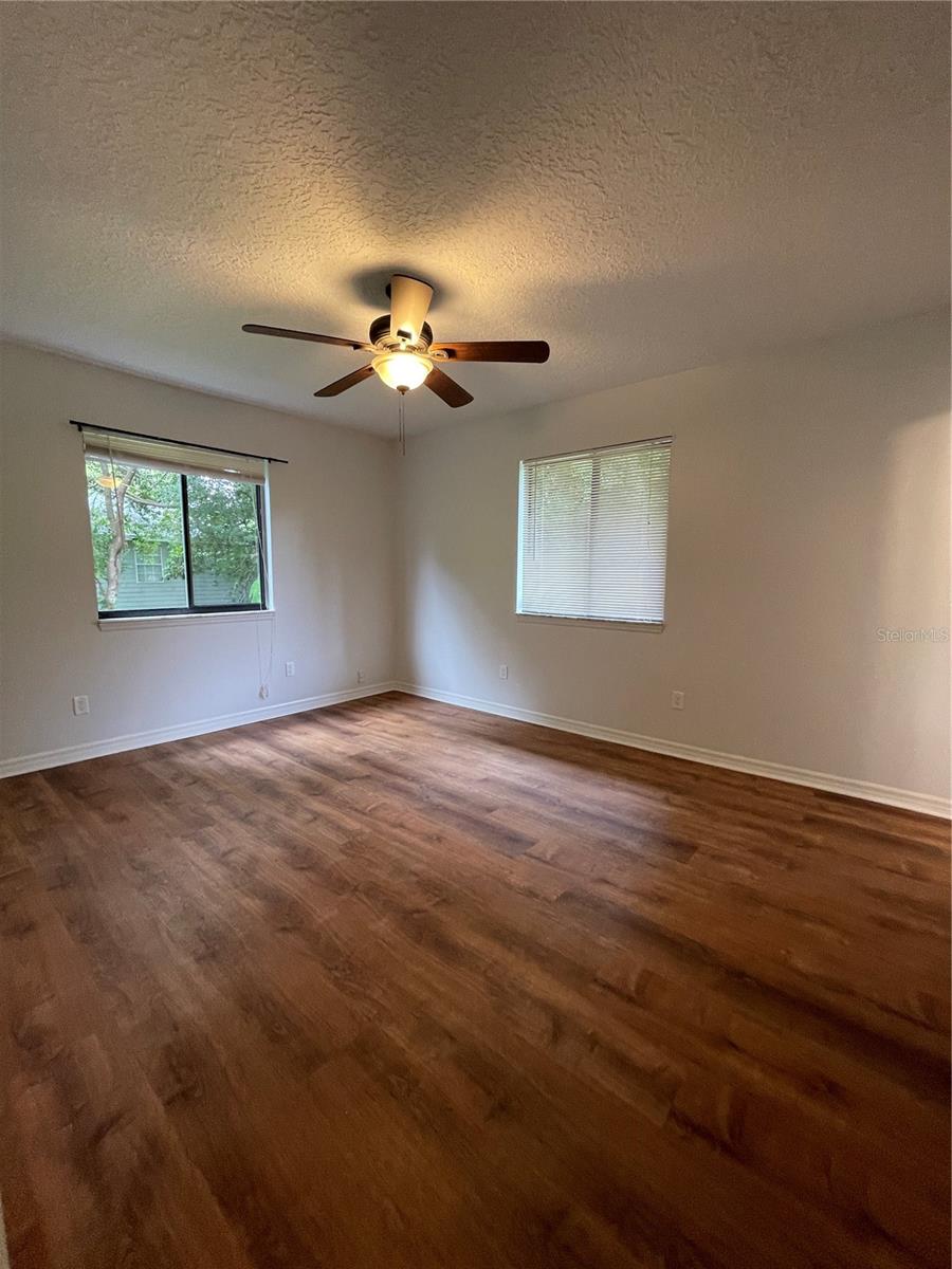 MIDWAY NEAR OVIEDO - Residential Lease