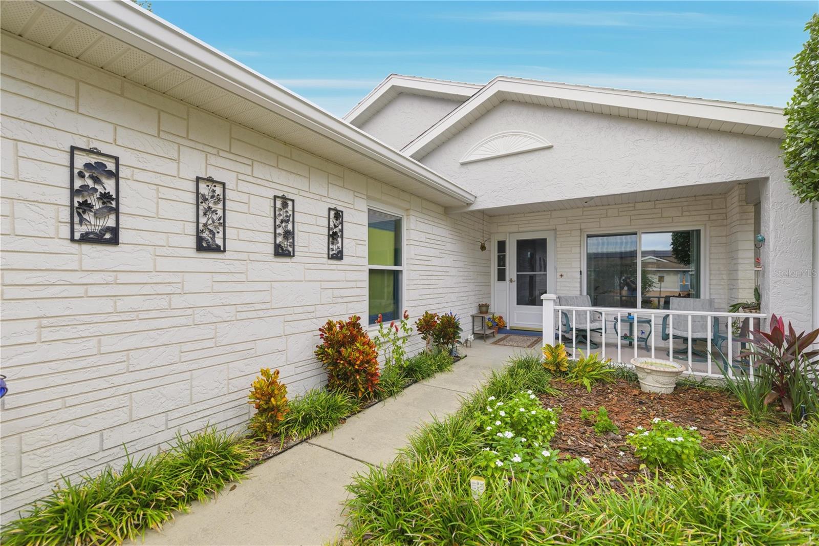 ON TOP/THE WORLD PH 01 A SEC 01 - Residential