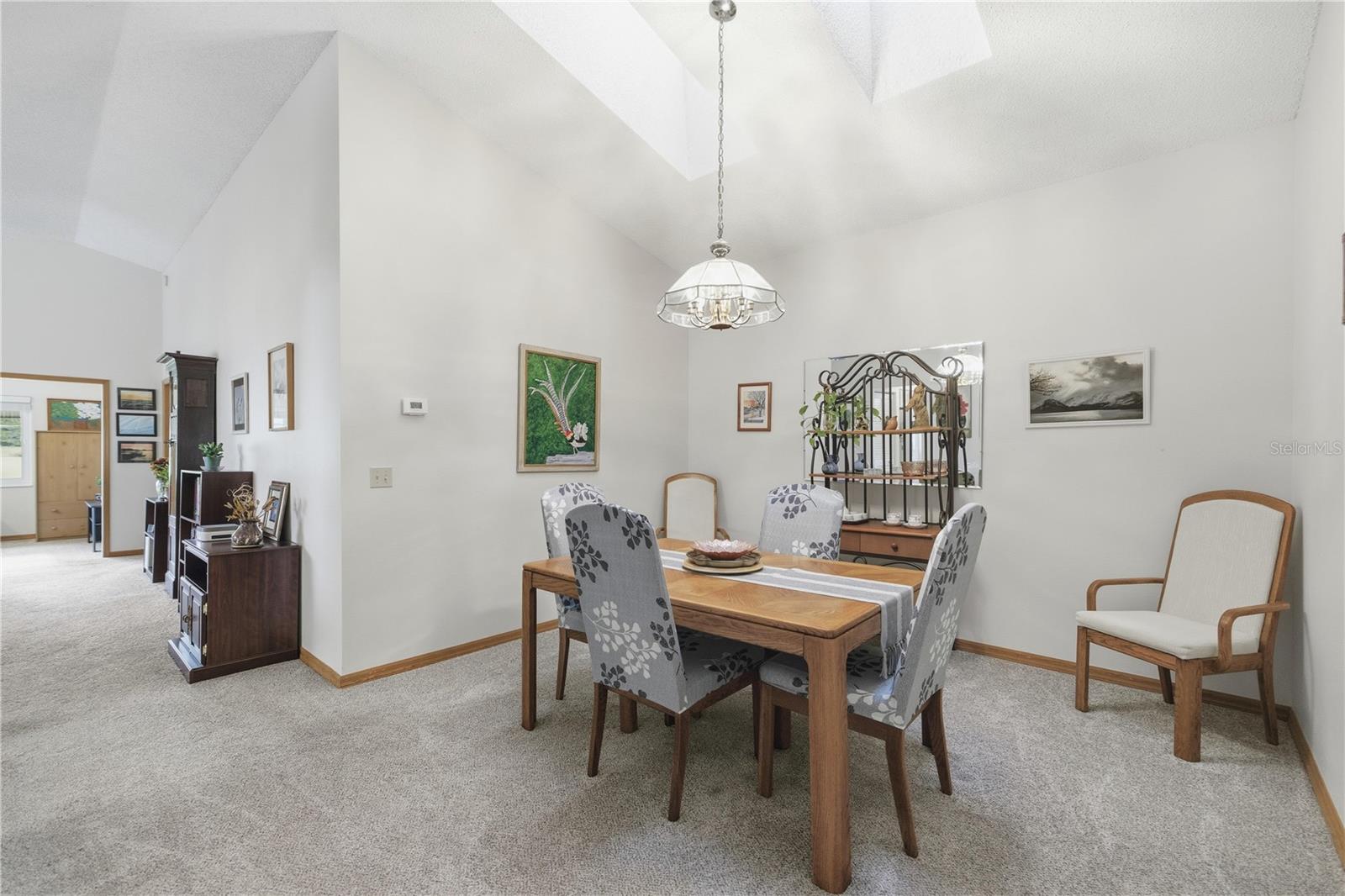 ON TOP/THE WORLD PH 01 A SEC 01 - Residential