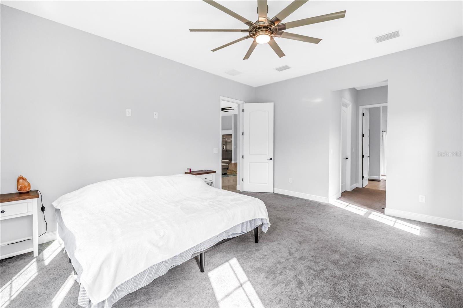 PRISTINE LAKE PRESERVE - Residential