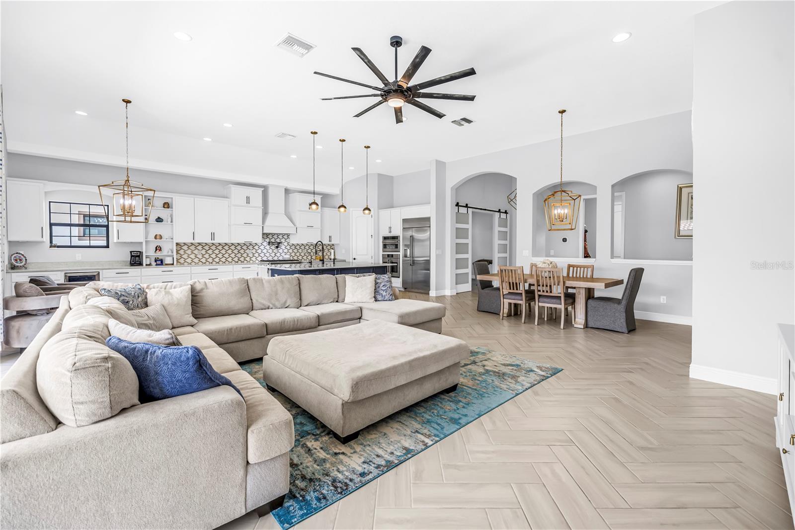 PRISTINE LAKE PRESERVE - Residential