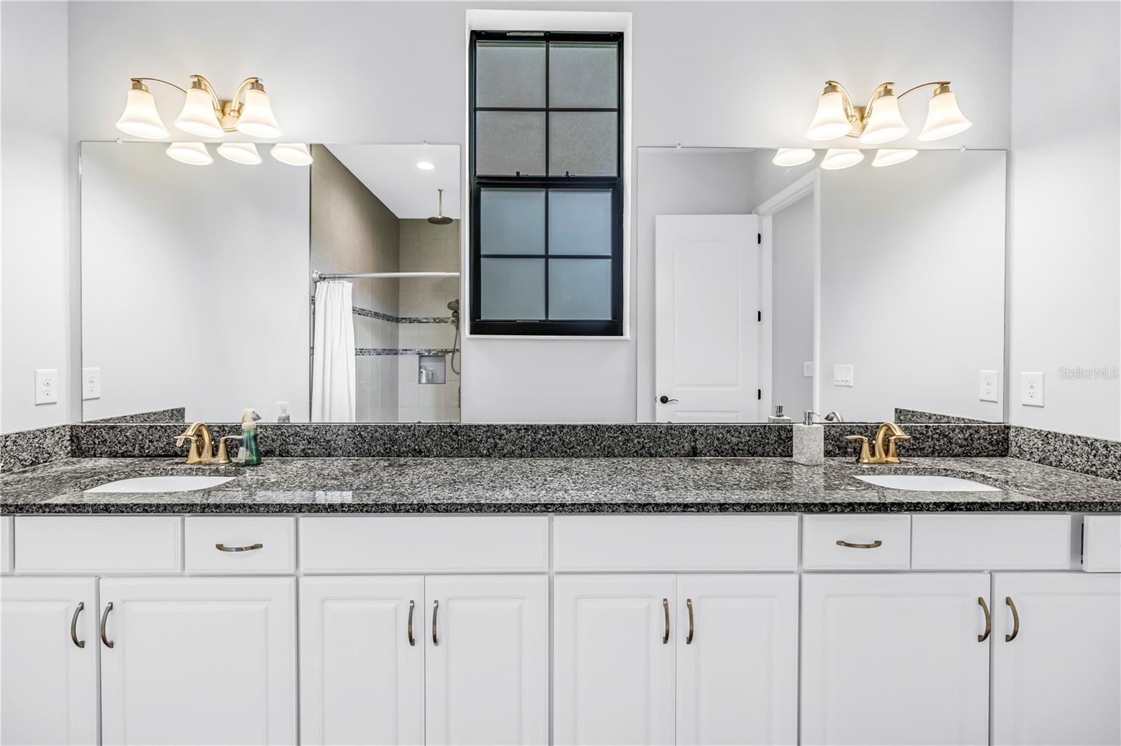 PRISTINE LAKE PRESERVE - Residential