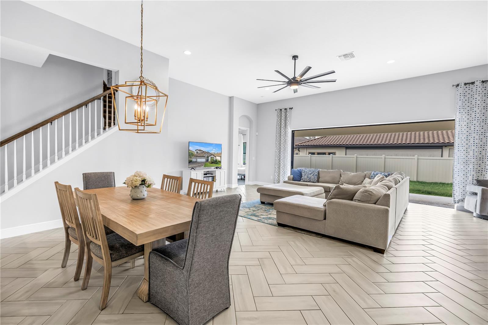 PRISTINE LAKE PRESERVE - Residential