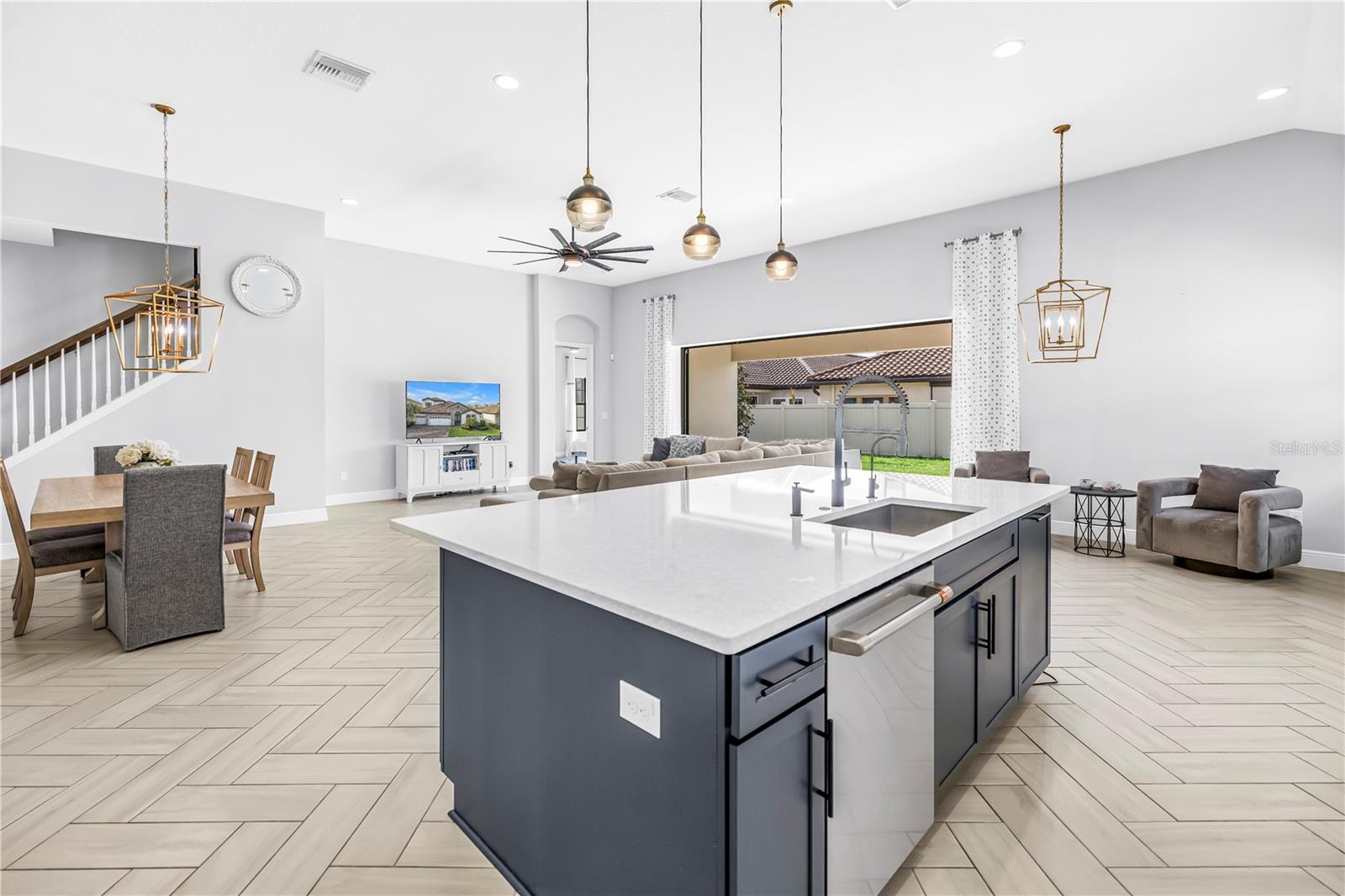 PRISTINE LAKE PRESERVE - Residential