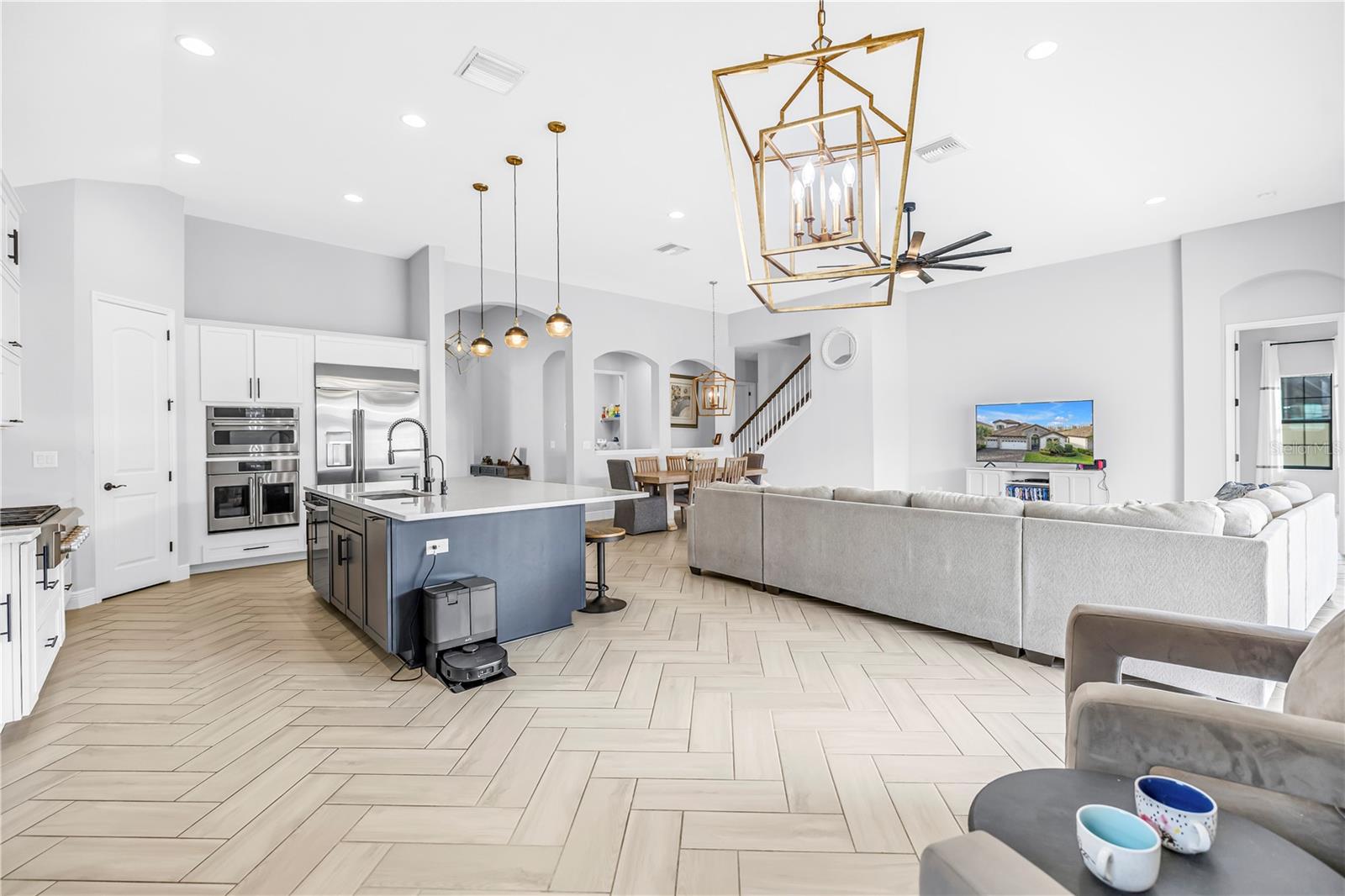 PRISTINE LAKE PRESERVE - Residential