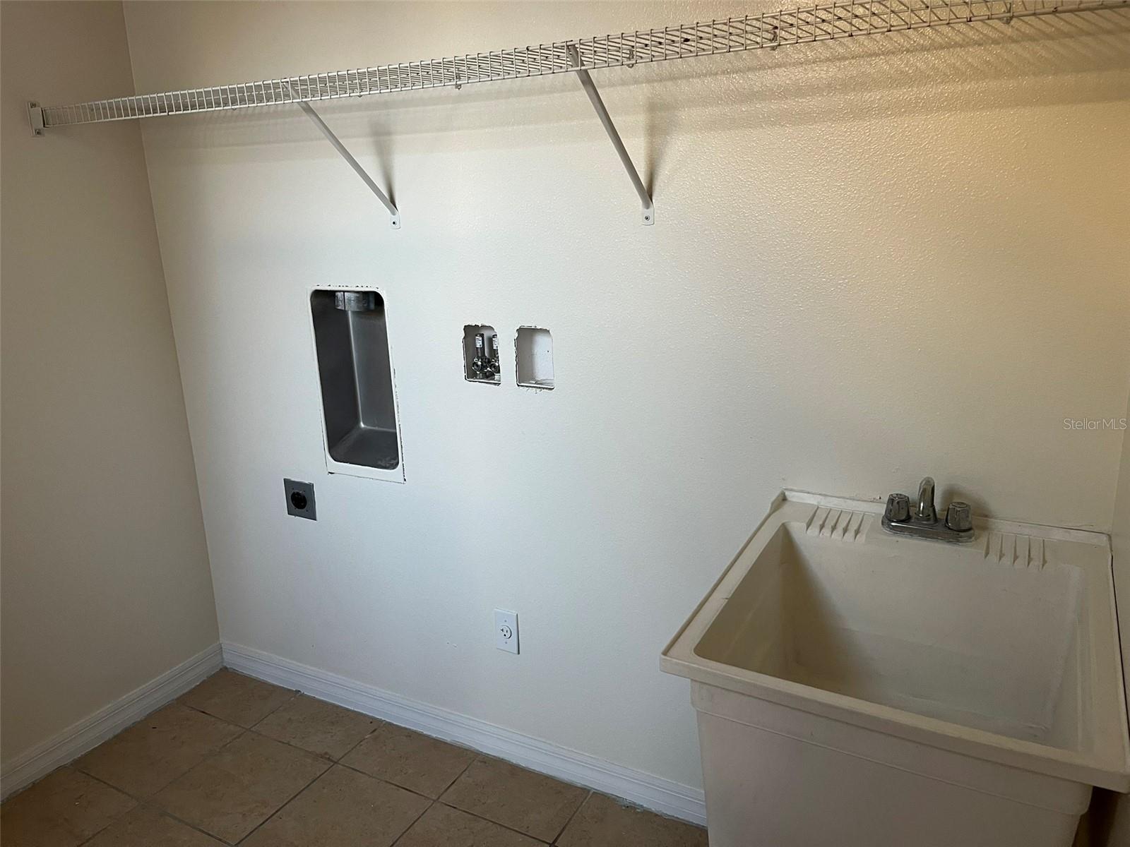 MATHEWS ADD RESUB - Residential Lease