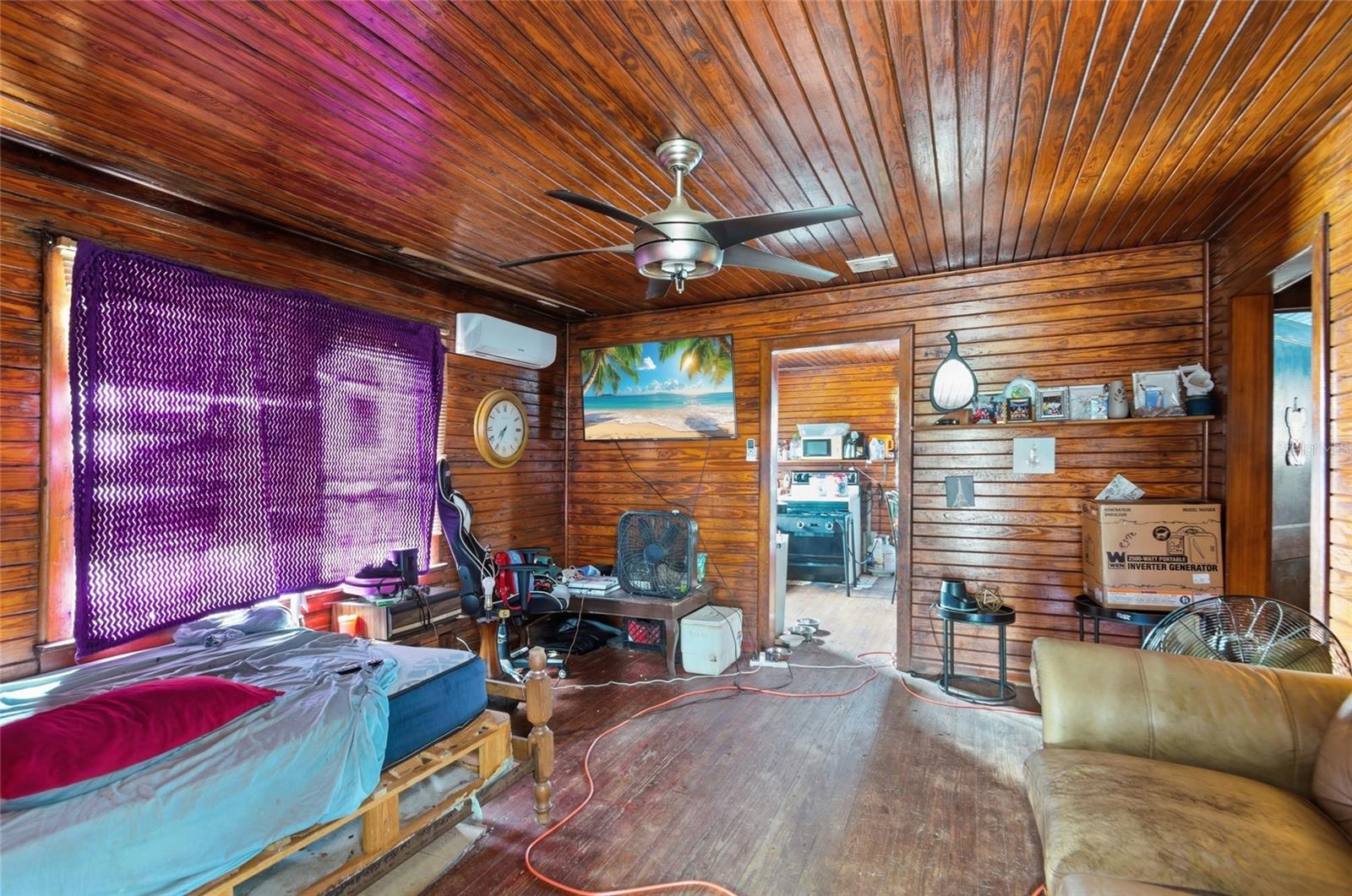 644 S 6TH STREET