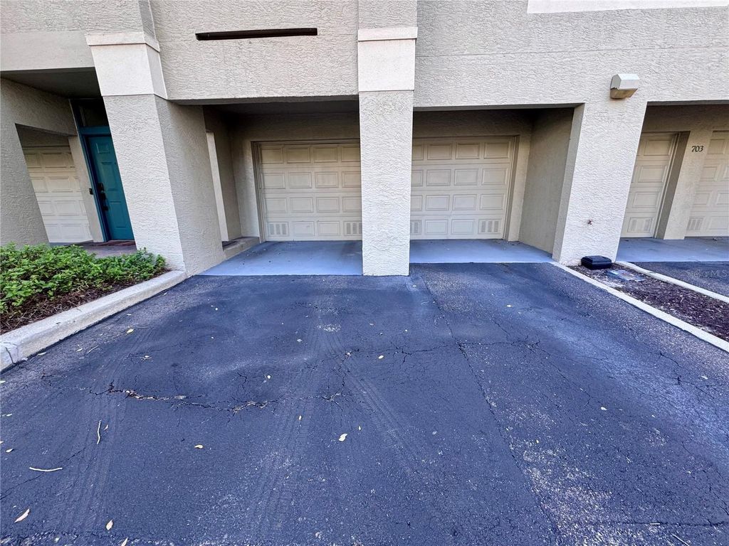 Photo of 705 Mainsail Drive, Tampa, FL 33602 (MLS # TB8466486)