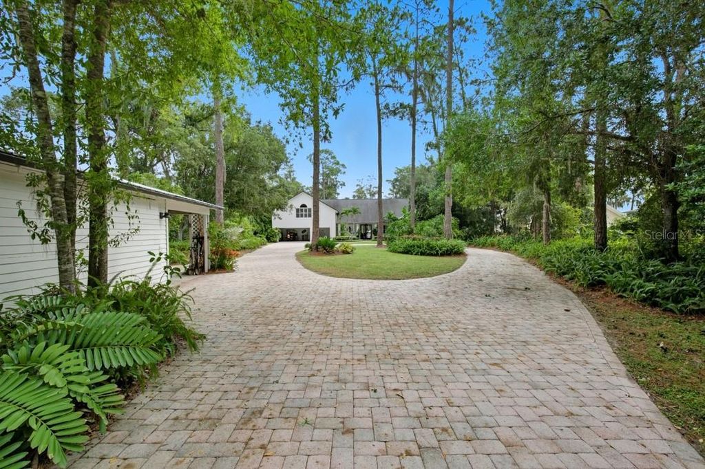 Photo of 4733 Chuluota Road, Orlando, FL 32820 (MLS # O6348789)