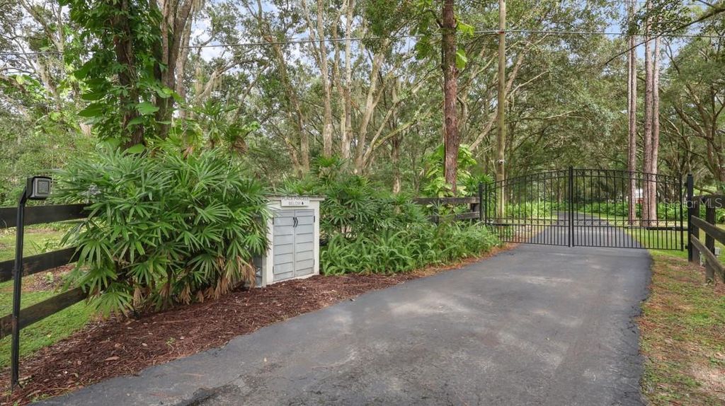 Photo of 4733 Chuluota Road, Orlando, FL 32820 (MLS # O6348789)